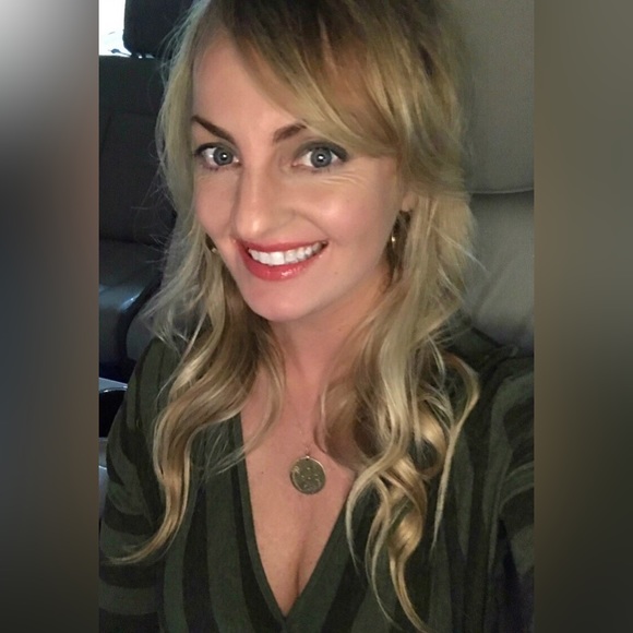 Meet your Posher, Daphne - Picture 1 of 2